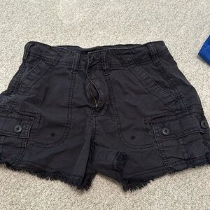 American Eagle black cargo shorts 000